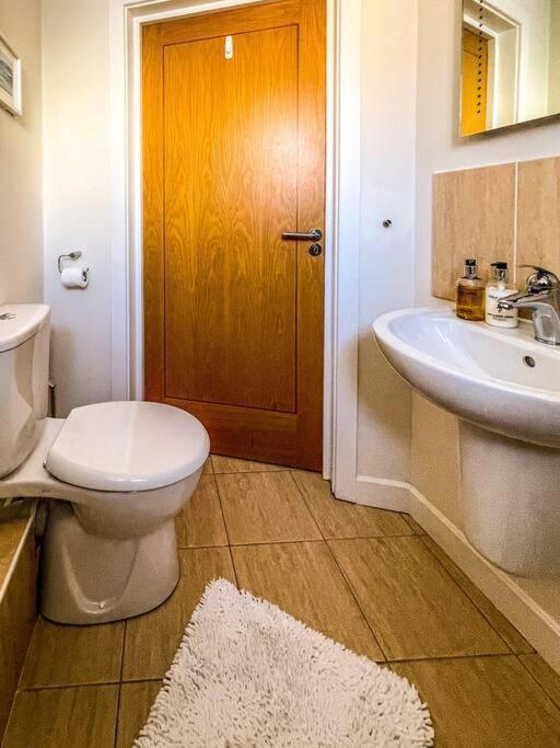 Soho Beach Apartment With Fabulous Sea View And 2 Minutes To The Beach With Free Parking And Netflix Bournemouth Eksteriør billede