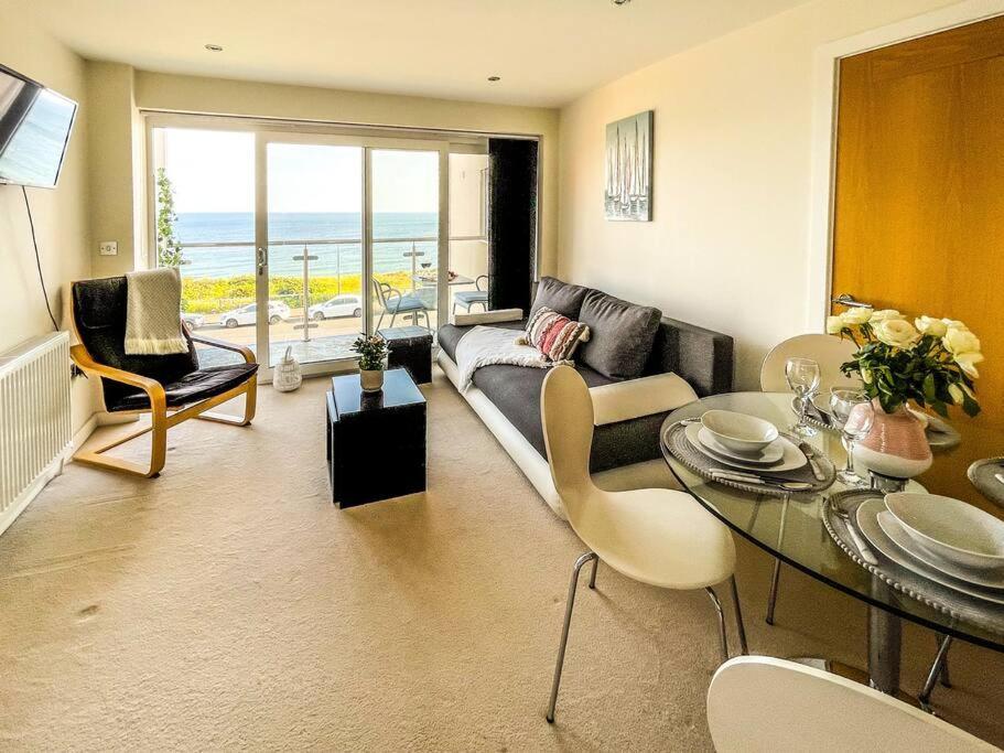 Soho Beach Apartment With Fabulous Sea View And 2 Minutes To The Beach With Free Parking And Netflix Bournemouth Eksteriør billede